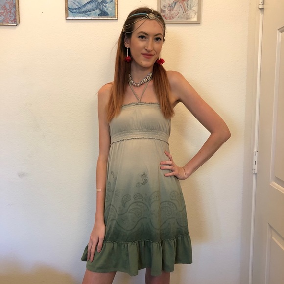 Beautiful Strapless Dress - Picture 3 of 4